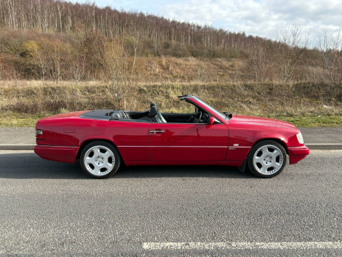 Mercedes-Benz 220  Ref 8680 - Mercedes Benz W124 220 Sportline Convertible (RHD - UK Car)