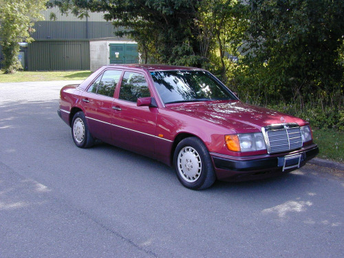 Mercedes-Benz 260  Ref 8682 - Mercedes Benz W124 260e Petrol Automatic â€ Air Con (RHD - Fresh 