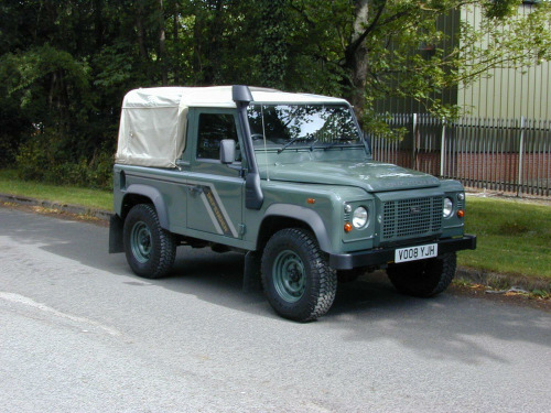 Land Rover 90  Ref 8709 - Land Rover Defender 90 Pick Up 2.4 tdci - Special specification 