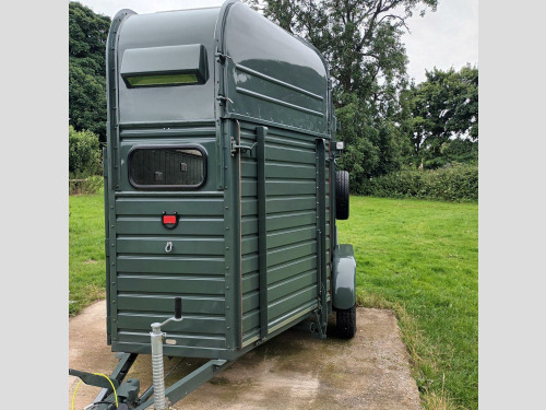AC Ace  Ref 8725 - Rice Classic Horse Trailer