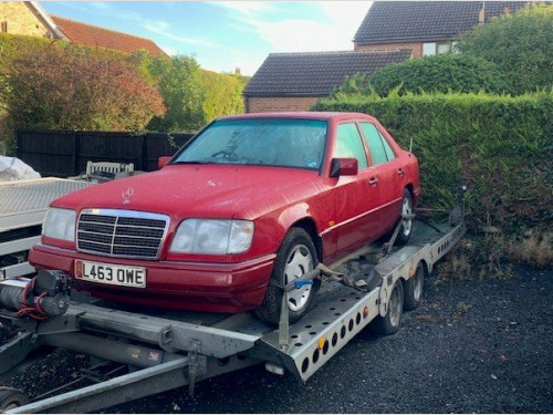 Mercedes-Benz 200  Ref 8743 - Mercedes Benz W124 e200 Automatic Saloon - ONLY 28k!! (RHD - UK