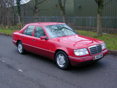 Mercedes-Benz 200  Ref 8743 - Mercedes Benz W124 e200 Automatic Saloon - ONLY 28k!! (RHD - UK  