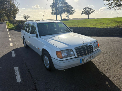 Mercedes-Benz 220  Ref 8755 - Mercedes Benz W124 e220 Automatic Estate - Air Con (RHD - UK Car