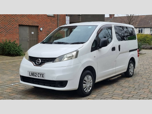 Nissan NV200  