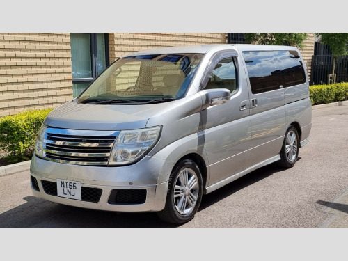 Nissan Elgrand 3.5 5-Door