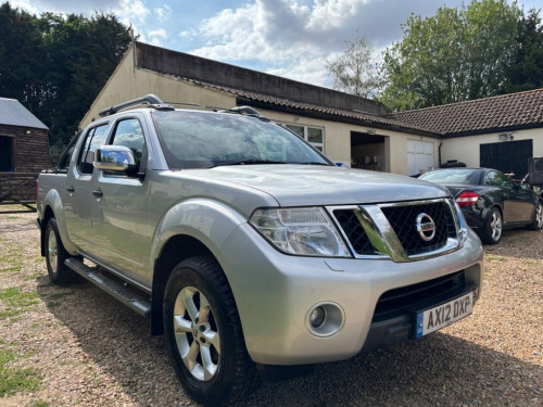 Nissan Navara  2.5 dCi Tekna Pickup Double Cab 4dr Diesel Auto 4W
