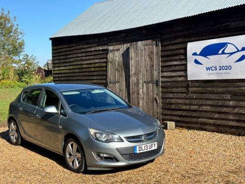 Vauxhall Astra  1.6 16v SRi Hatchback 5dr Petrol Manual Euro 5 (11
