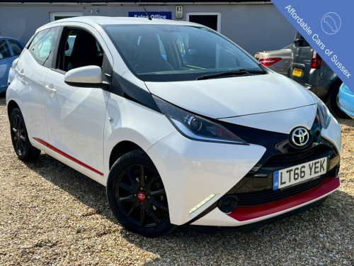 Toyota AYGO  1.0 VVT-i x-play Hatchback 5dr Petrol Manual Euro 