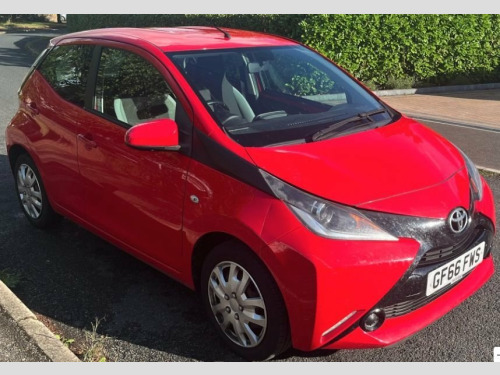 Toyota AYGO  1.0 VVT-i x-play Hatchback 5dr Petrol Manual Euro 