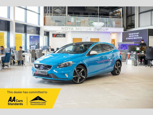 Volvo V40  2.0 T5 R-Design Lux Nav Hatchback 5dr Petrol Geart