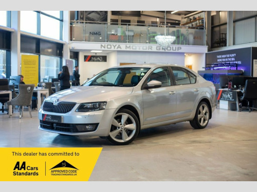 Skoda Octavia  2.0 TDI Elegance Hatchback 5dr Diesel DSG Euro 5 (