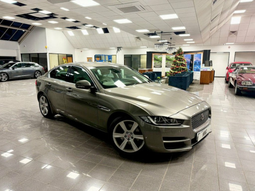Jaguar XE  2.0i GPF Portfolio Saloon 4dr Petrol Auto Euro 6 ( 