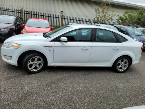 Ford Mondeo  ZETEC 145 5-Door