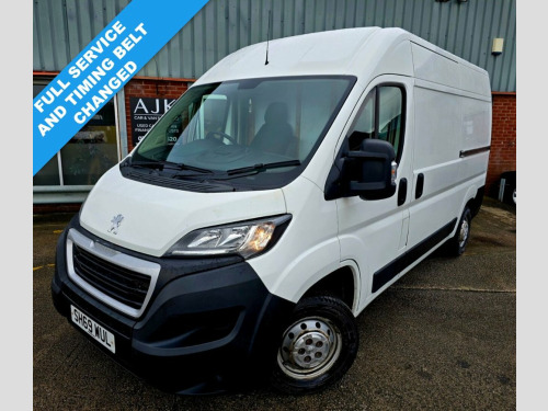 Peugeot Boxer  2.2 BlueHDi 335 Professional Panel Van 5dr Diesel 