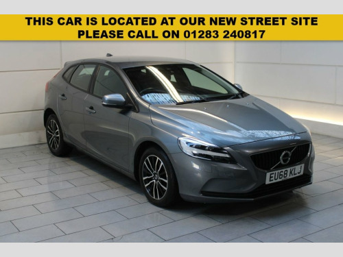 Volvo V40  2.0 T3 GPF Momentum Nav Plus Hatchback 5dr Petrol 