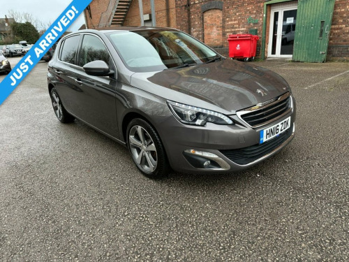 Peugeot 308  1.2 PureTech Allure Hatchback 5dr Petrol Manual Eu