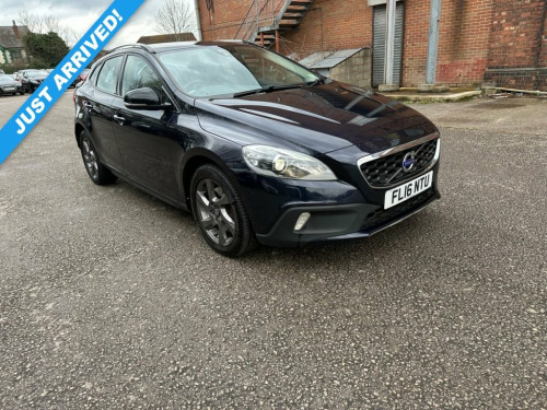 Volvo V40  2.0 D2 Lux Hatchback 5dr Diesel Manual Euro 6 (sto