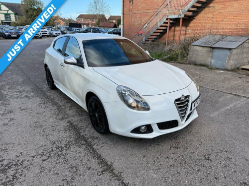 Alfa Romeo Giulietta  2.0 JTDM-2 Exclusive Hatchback 5dr Diesel Manual E