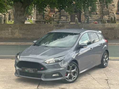 Ford Focus  2.0 T EcoBoost ST-3