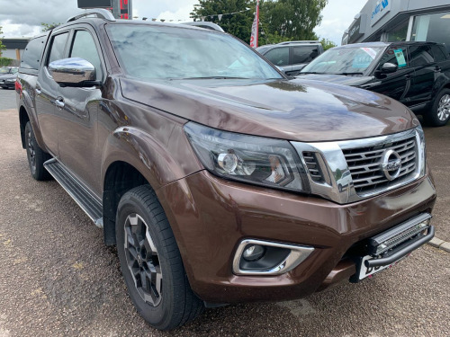 Nissan Navara  Double Cab Pick Up Tekna 2.3dCi 190 TT 4WD Auto