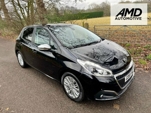 Peugeot 208  1.2 PureTech Signature Hatchback 5dr Petrol Manual