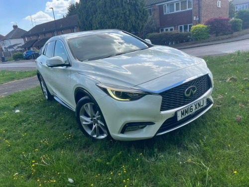 Infiniti Q30  2.2d Premium Hatchback 5dr Diesel DCT AWD Euro 6 (