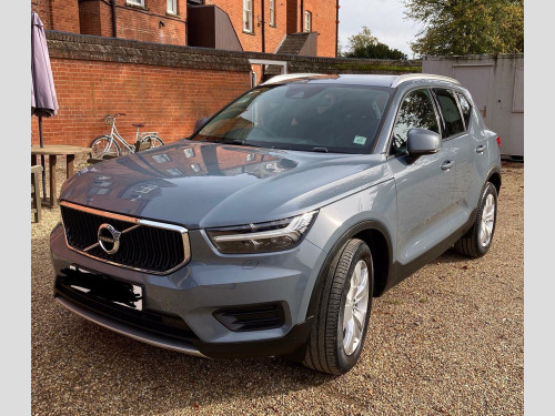 Volvo XC40  1.5 Momentum T3 (163 hp) Manual