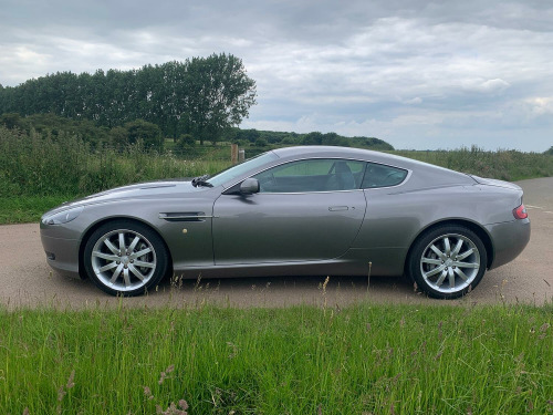 Aston Martin DB9  5.9