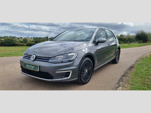 Volkswagen Golf  35.8kWh e-Golf