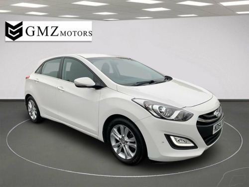 Hyundai i30  1.6 CRDi Blue Drive Style Nav Hatchback 5dr Diesel