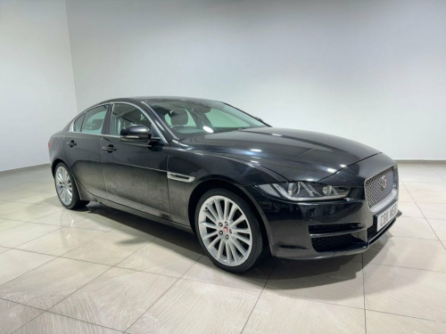 Jaguar XE  2.0d Portfolio Saloon 4dr Diesel Auto AWD Euro 6 (