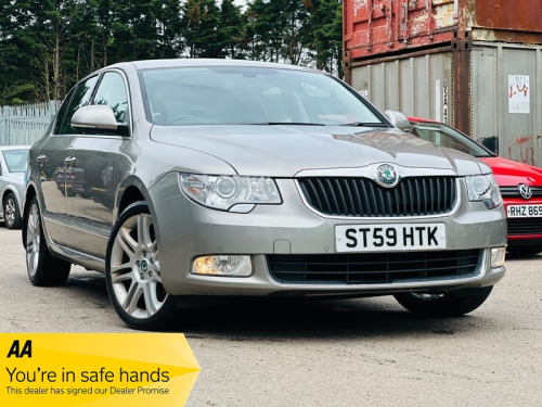 Skoda Superb  2.0 TDI Elegance Hatchback 5dr Diesel DSG Euro 4 (170 ps)