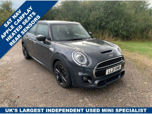 MINI Hatch  2.0 Cooper S Sport Hatchback 5dr Petrol Manual Eur