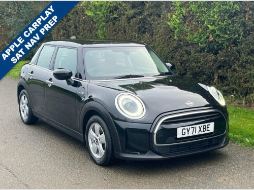 MINI Hatch  1.5 Cooper Classic Hatchback 5dr Petrol Manual Eur