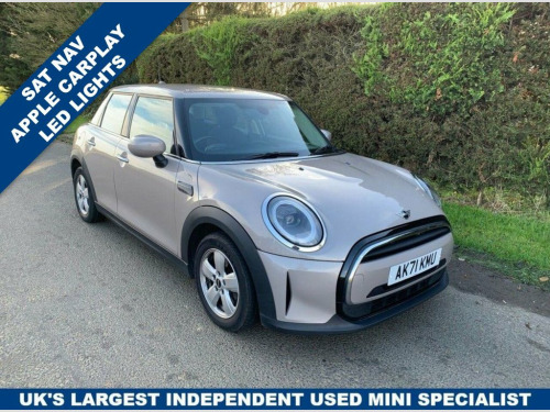 MINI Hatch  1.5 Cooper Classic Hatchback 5dr Petrol Manual Eur