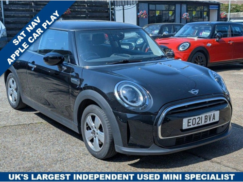 MINI Hatch  1.5 Cooper Classic Hatchback 3dr Petrol Manual Eur
