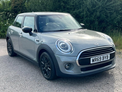 MINI Hatch  1.5 Cooper Classic Hatchback 5dr Petrol Manual Eur