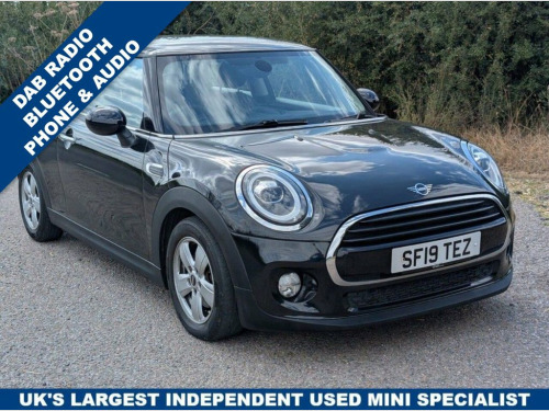 MINI Hatch  1.5 Cooper Classic Hatchback 3dr Petrol Steptronic