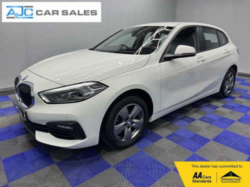 BMW 1 Series  1.5 118i SE Hatchback 5dr Petrol DCT Euro 6 (s/s) 