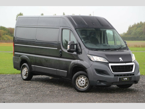 Peugeot Boxer  2.0 BlueHDi 335 Professional Panel Van 5dr Diesel 