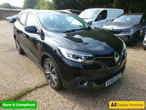 Renault Kadjar  1.3 SIGNATURE S NAV TCE 5d 139 BHP IN BLACK WITH 4