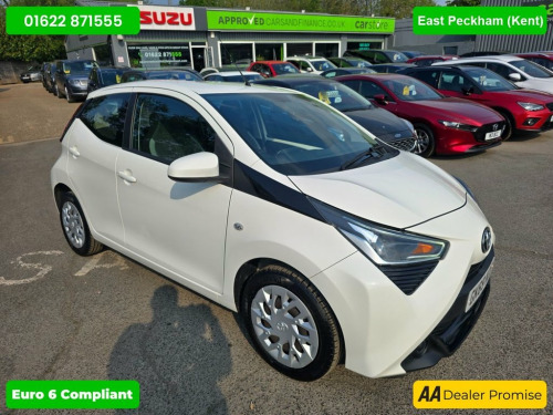 Toyota AYGO  1.0 VVT-I X-PLAY IN WHITE WITH 10,100 MILES AND A 