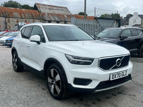 Volvo XC40 T3 MOMENTUM 5-Door
