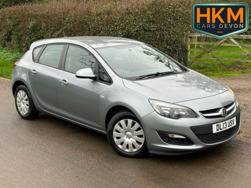 Vauxhall Astra  1.6 16v Exclusiv Hatchback 5dr Petrol Manual Euro 