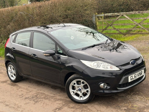 Ford Fiesta  1.4 Zetec Hatchback 5dr Petrol Manual (133 g/km, 9