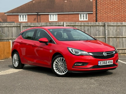 Vauxhall Astra  1.4i Turbo Elite Nav Hatchback 5dr Petrol Manual E