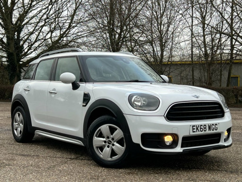MINI Countryman  1.5 COOPER 5d 134 BHP SAT NAV + HARMON KARDON - NE