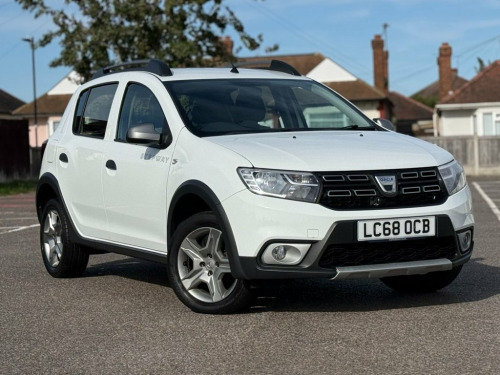 Dacia Sandero Stepway  0.9 TCe Essential Hatchback 5dr Petrol Manual Euro