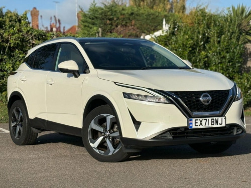 Nissan Qashqai  1.3 DIG-T MHEV N-Connecta SUV 5dr Petrol Hybrid XT 