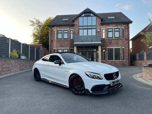 Mercedes-Benz C-Class  4.0 C63s V8 BiTurbo AMG + Bucket Seats + Carbon Kit + Pan Roof + Burmeister